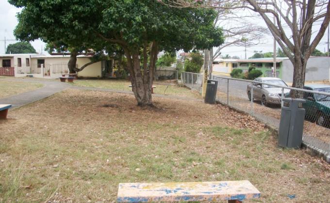 Playground Cleaning in Los Robles Sur, Don Bosco, Panama City, Panama.