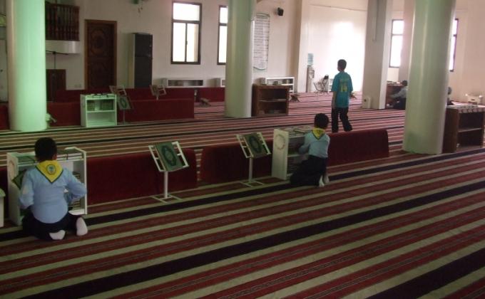 انطلقت مدرسة صفوان بن أمية في عمل خدمة مسجد الحي