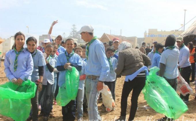 حملة تنظيف شاطئ المهدية بالمغرب