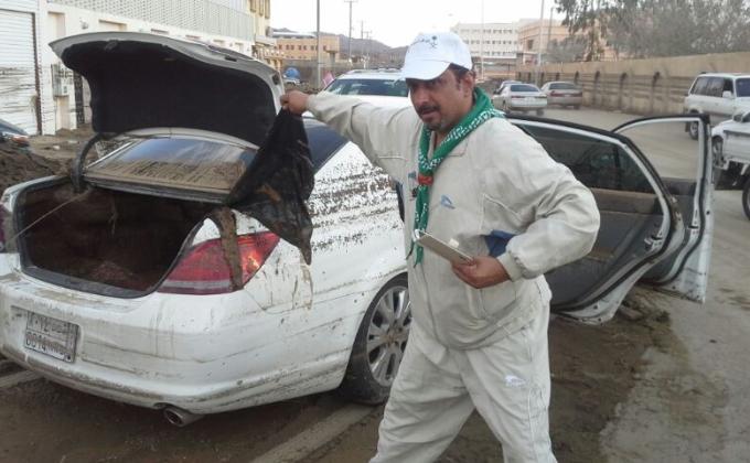 مشاركة قائد كشافة إبتدائة و ثانوية الأمير محمد بالطائف في إغاثة أهالي منطقة السر 