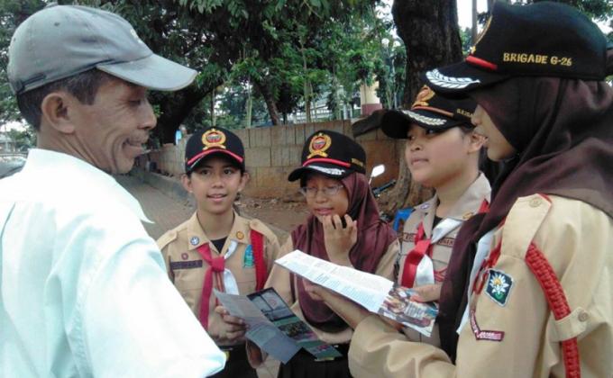 CHANGE YOUR LIFE !!! SCOUTS ASK PEOPLE FOR IMPLEMENTING THE HEALTHY AND CLEAN LIFE BEHAVIOR IN THEIR DAYS