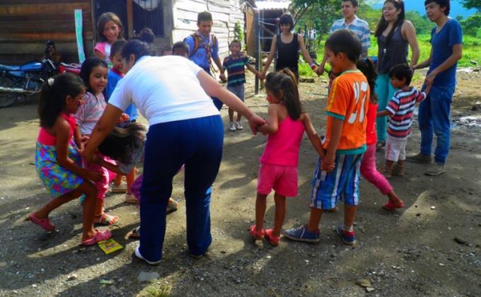 juntos contruyendo sonrisas