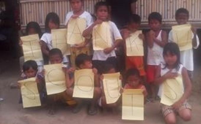 Xmas gift giving to the aeta's