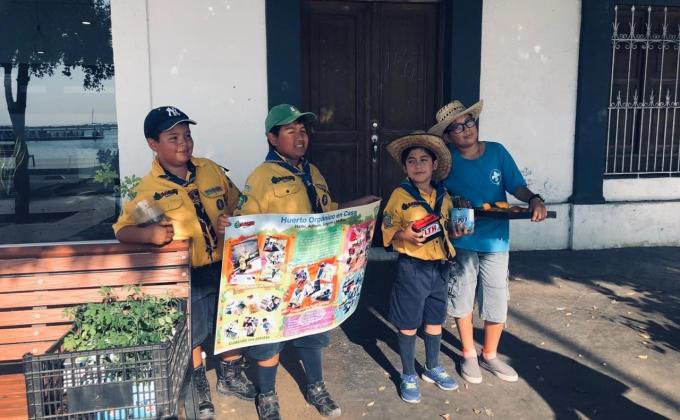 “Buscando tesoros en mi huerto orgánico”