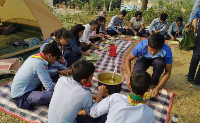 ডে ক্যাম্প 