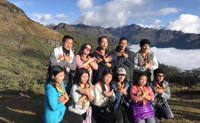 a hike to dungtsho