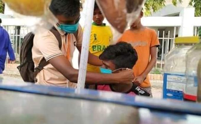 মাস্ক বিতরণ 