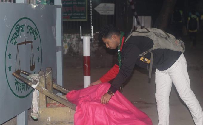 শীতবস্ত্র বিতরণ।