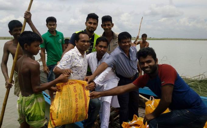 ত্রান বিতরন