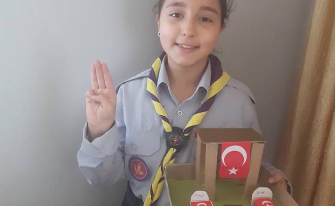 CAP : activity 09 / 10 : " MAKE MODEL FROM WASTE"