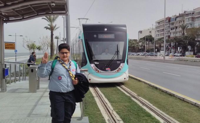 CAP : activity 01 / 10 : " USE PUBLIC TRANSPORT"