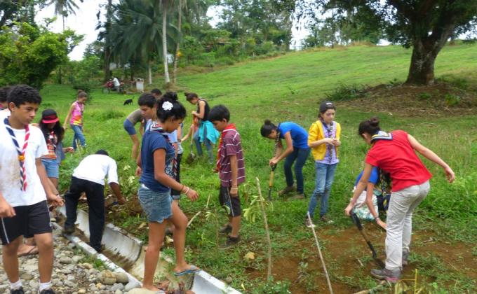 Proyecto de reforestacion y embellecimiento de los sub campos.